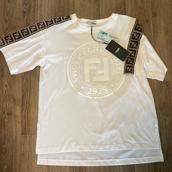 Fendi oversized tshirt - Picture 1 of 5